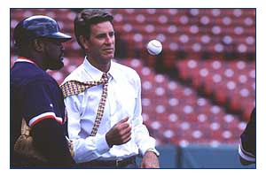 Pitcher Jim Palmer with Mo Vaughn