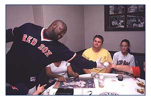 Mo Vaughn with fans