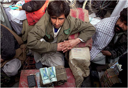 Afghanistan: 2002 in pictures / Photos by Jonathan Wiggs