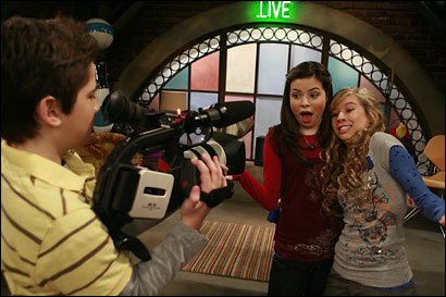 ICarly! ~ based on the hit tv show~ Active(!) 1189269318_2725