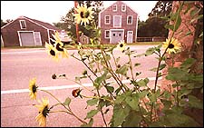TIVERTON, R.I. : This rustic crossroads is enriched by arts, crafts, and fresh baked savories.